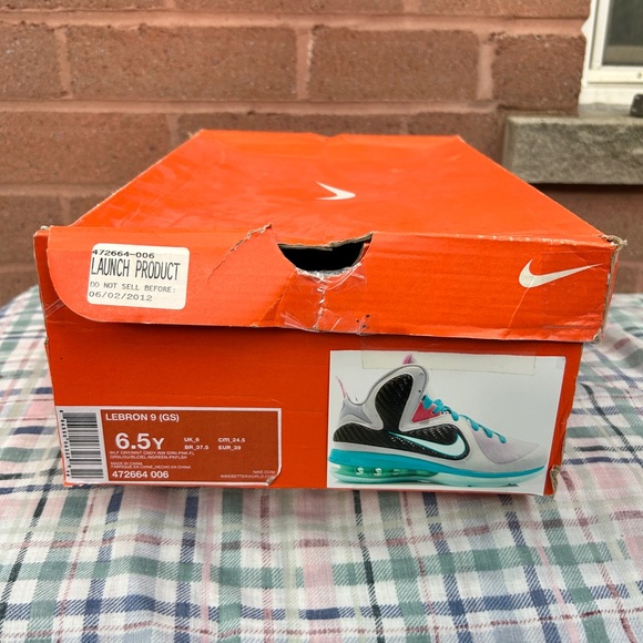 Nike Lebron 9 GS South Beach
Size 6.5Y - Picture 9 of 9